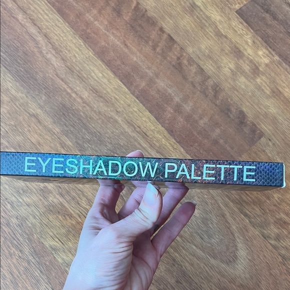 Urban Decay Naked Eyeshadow Palette - Vibrant Hues - Picture 2 of 13